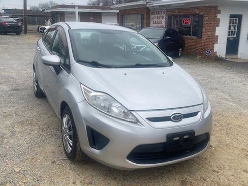 Used 2013 Ford Fiesta S image 1