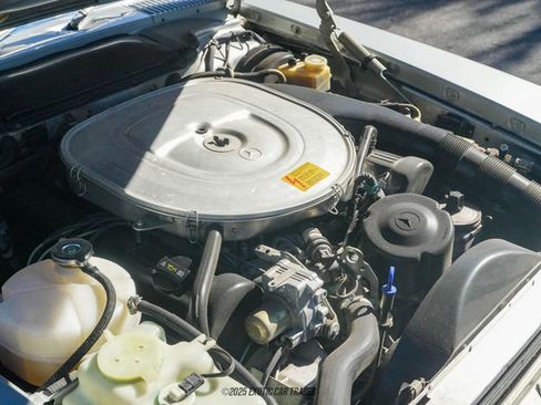 Used 1989 Mercedes-Benz 560 SL image 24