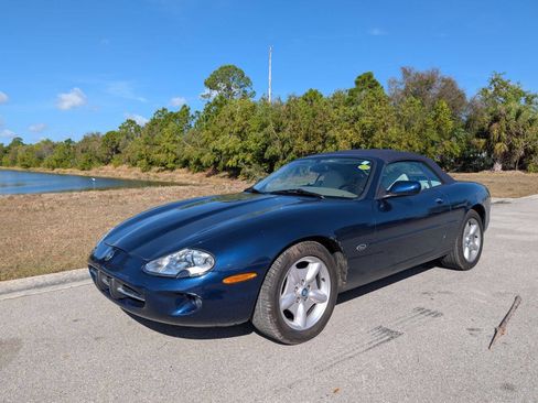 Used 1998 Jaguar XK8 Convertible image 2