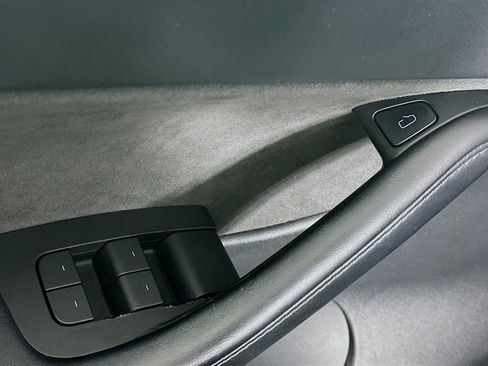 Used 2022 Tesla Model Y Performance image 15