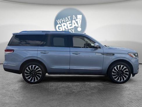 Used 2024 Lincoln Navigator Black Label AWD/4WD image 2