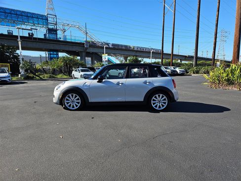 Used 2017 MINI Cooper S image 4