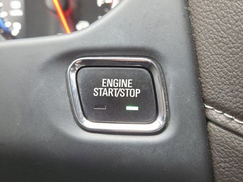 Certified 2023 GMC Acadia SLT w/ Technology Package image 18