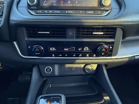 Used 2023 Nissan Rogue SV w/ SV Premium B Package FWD image 10