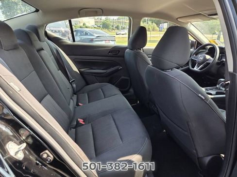 Used 2025 Nissan Altima 2.5 SV FWD image 15