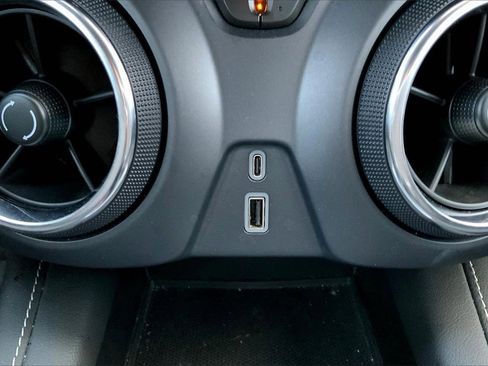 Used 2023 Chevrolet Blazer LT image 17