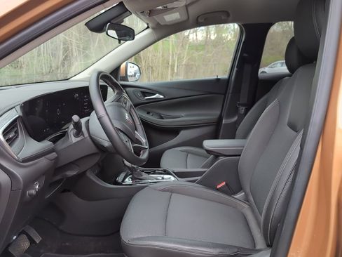 Used 2024 Buick Encore GX Preferred w/ Comfort Package FWD image 9