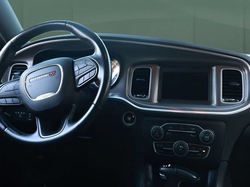 Used 2022 Dodge Charger SXT RWD image 30