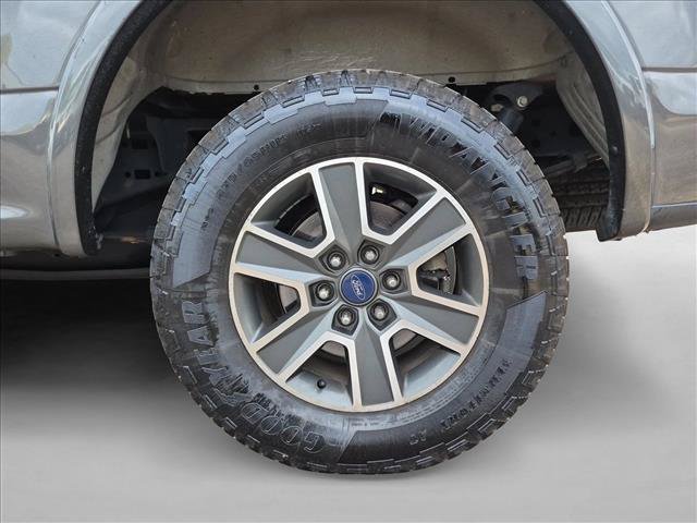 Used 2016 Ford F150 XLT w/ Equipment Group 302A Luxury AWD/4WD image 13