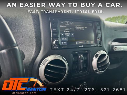 Used 2015 Jeep Wrangler Unlimited Sahara w/ Dual Top Group AWD/4WD image 10