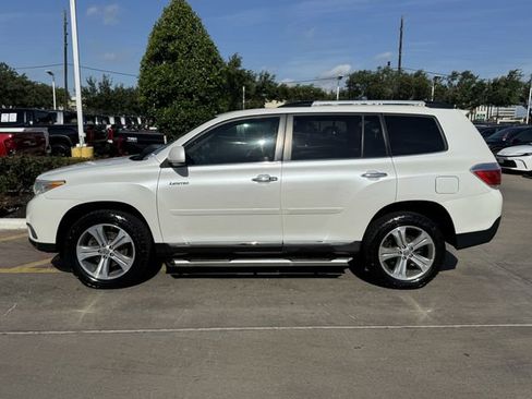 Used 2011 Toyota Highlander Limited w/ Tow Pkg FWD image 6