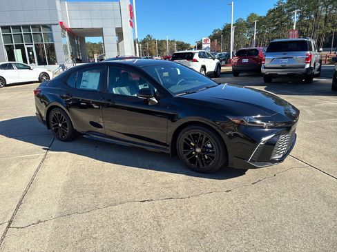 New 2026 Toyota Camry SE image 9