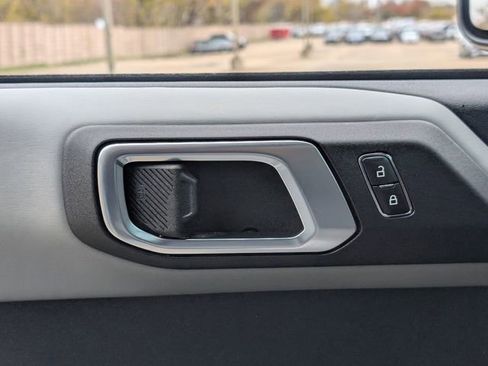 Used 2023 Ford Bronco Badlands image 22