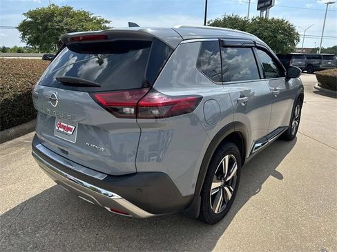 Used 2021 Nissan Rogue Platinum image 5