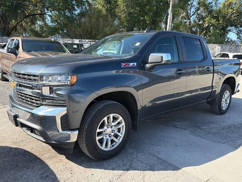 Used 2021 Chevrolet Silverado 1500 LT AWD/4WD image 3