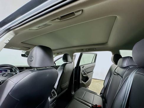 Used 2021 Volkswagen Tiguan SEL FWD image 13