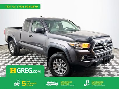 Used 2017 Toyota Tacoma SR5 w/ SR5 Appearance Package (SM)