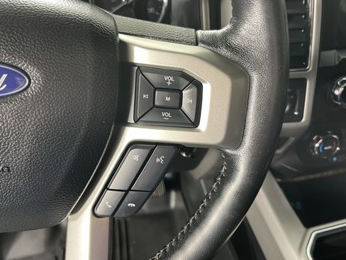 Used 2020 Ford F250 Lariat image 19