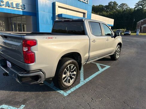 Used 2025 Chevrolet Silverado 1500 LT AWD/4WD image 7