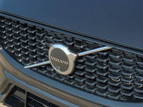 Certified 2025 Volvo XC60 B5 Ultra w/ Protection Package Premier AWD/4WD image 11