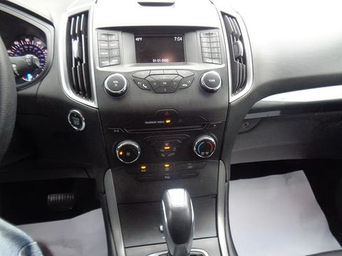 Used 2017 Ford Edge SE AWD/4WD image 15
