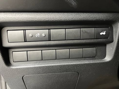 Used 2024 Mitsubishi Outlander SE AWD/4WD image 52