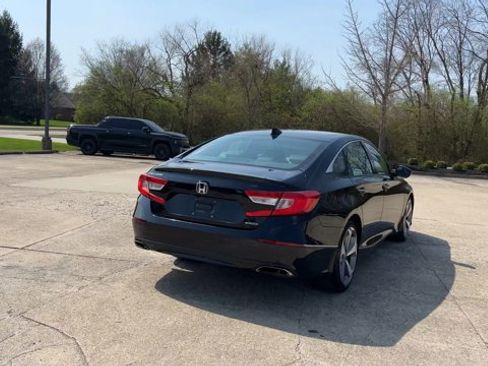 Used 2018 Honda Accord Touring image 8