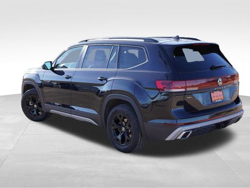 Used 2024 Volkswagen Atlas Peak Edition SEL AWD/4WD image 7