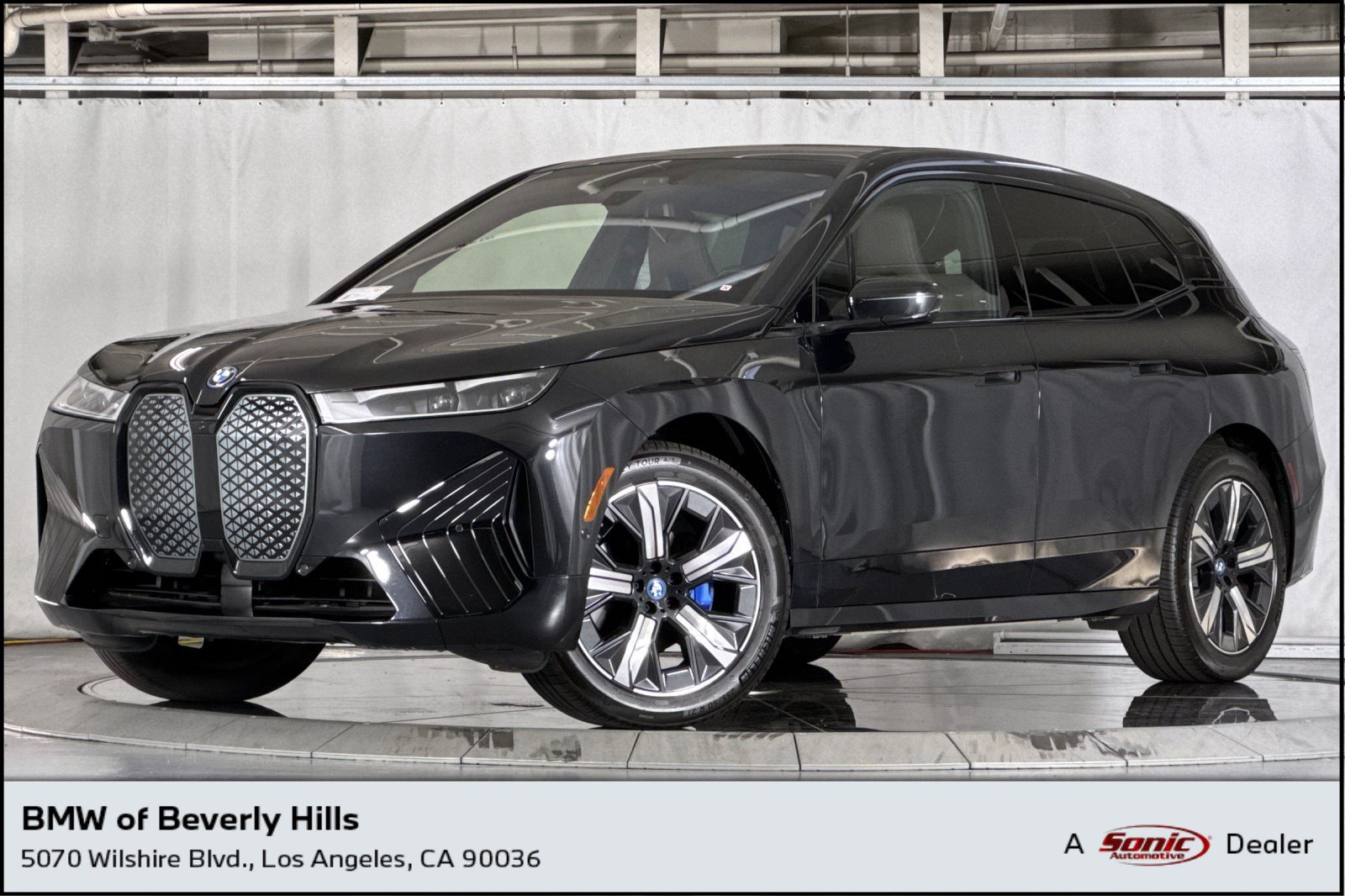 Used 2025 BMW iX xDrive50 AWD/4WD image 1