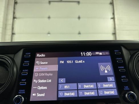 Used 2020 Toyota Tacoma TRD Off-Road w/ Technology Package AWD/4WD image 28