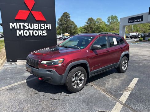 Used 2019 Jeep Cherokee Trailhawk w/ Cold Weather Group image 2