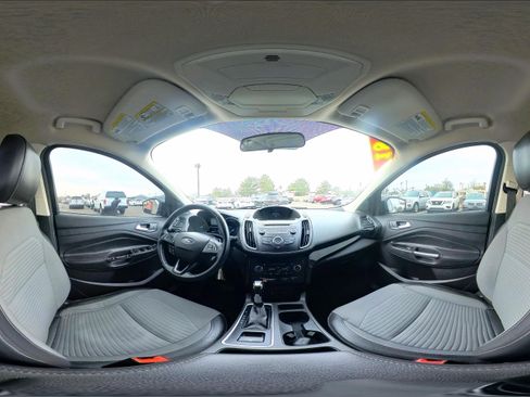 Used 2018 Ford Escape SE w/ SE Sport Appearance Package image 32