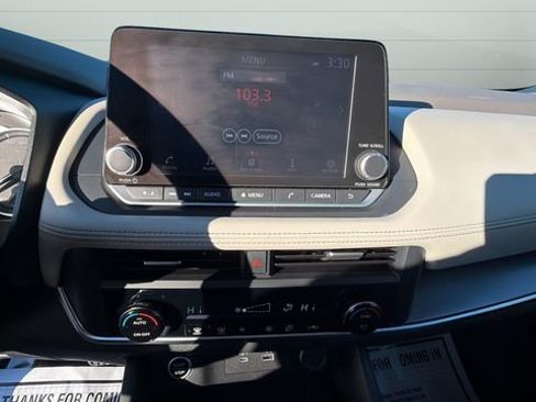 Used 2023 Nissan Rogue SV image 20