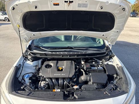 Used 2017 Kia Forte LX image 23