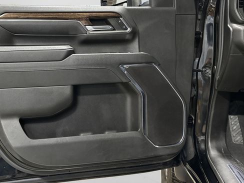 Used 2024 GMC Sierra 2500 SLE w/ SLE Convenience Package image 16