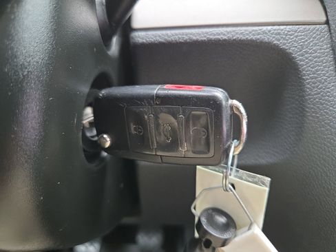 Used 2009 Volkswagen Rabbit S FWD image 29