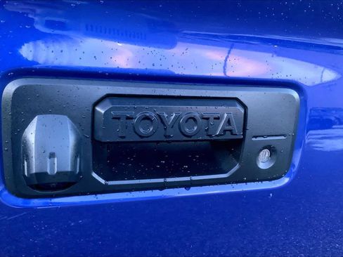 Used 2023 Toyota Tacoma TRD Off-Road image 32