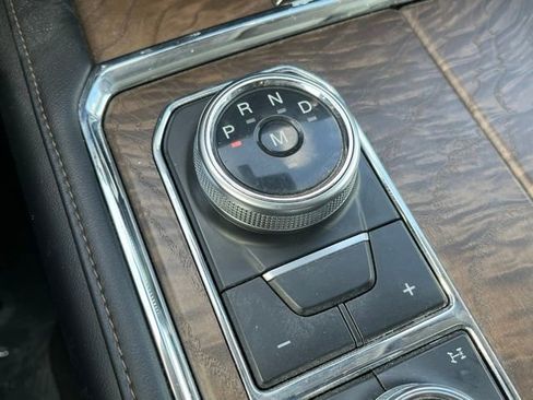 Used 2019 Ford Expedition Max Platinum image 16