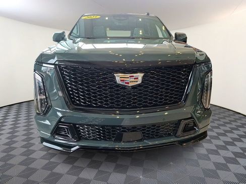 Used 2025 Cadillac Escalade V image 10