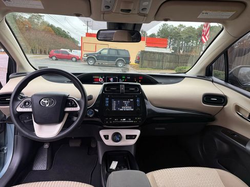 Used 2017 Toyota Prius Two image 23