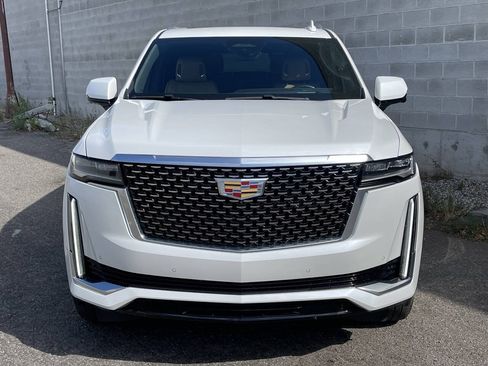 Used 2022 Cadillac Escalade Premium Luxury AWD/4WD image 2
