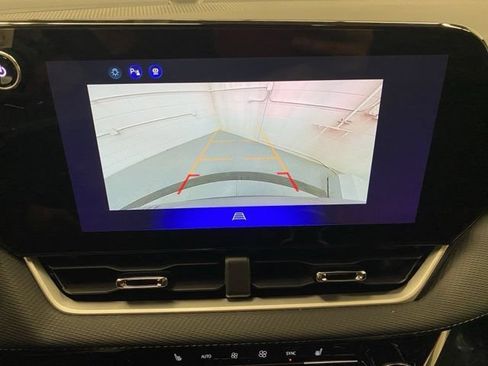 New 2027 Chevrolet Equinox LT w/ Convenience Package II AWD/4WD image 18