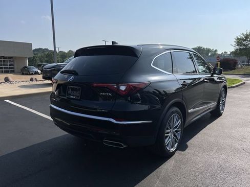 Used 2024 Acura MDX SH-AWD w/ Advance Package image 3