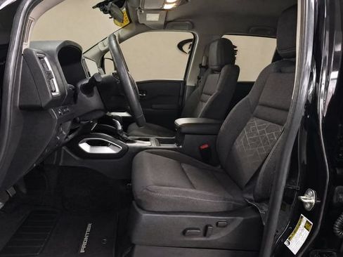 Used 2025 Nissan Frontier SV w/ SV Convenience Package AWD/4WD image 13