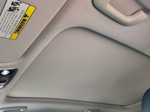 Used 2025 Kia Sorento EX image 21