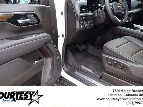 Used 2025 Chevrolet Tahoe High Country AWD/4WD image 23