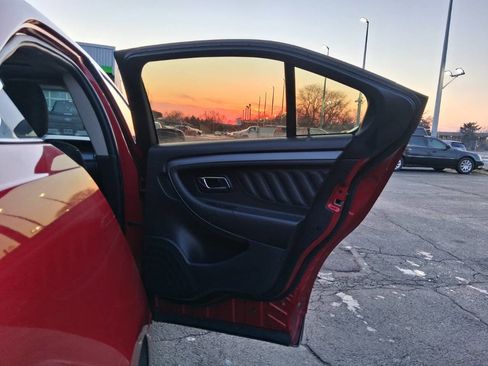 Used 2010 Ford Taurus SEL image 12