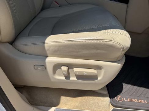 Used 2021 Lexus LX 570 4WD w/ Luxury Package image 29