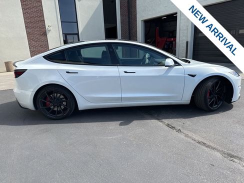 Used 2024 Tesla Model 3 Performance AWD/4WD image 8