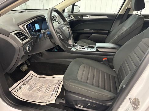 Used 2020 Ford Fusion SE FWD image 39